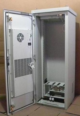 China Armário instalado torre das telecomunicações, IP55, com permutador de calor e fãs, armário de alumínio fornecedor