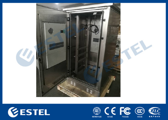 China Condicionador de ar que refrigera o armário exterior de aço inoxidável das telecomunicações com uma porta da rua e a uma porta traseira fornecedor